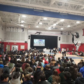 Ce mardi 3 février, notre école a vibré au rythme d’un pep rallye mémorable pour marquer le lancement officiel de la toute nouvelle appli des élèves du CECCE.